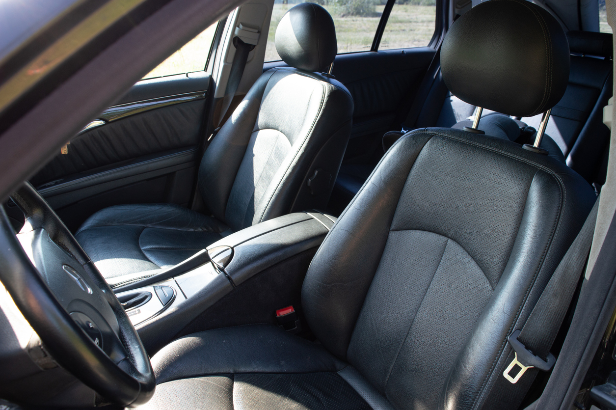 Leather car seats in good condition