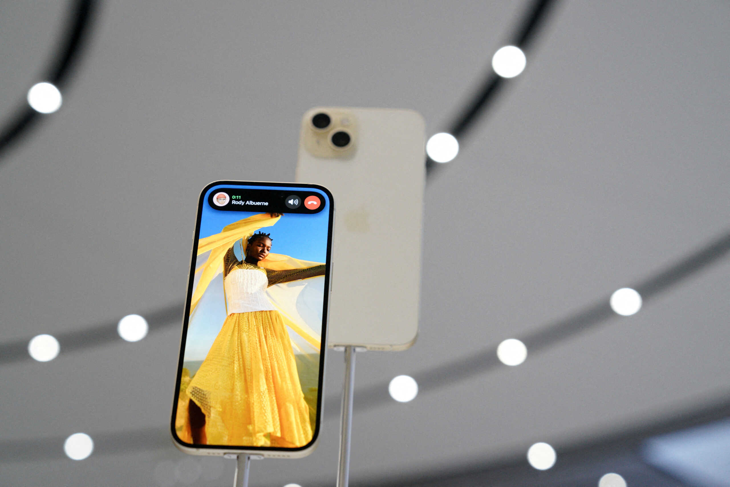 FILE PHOTO: New iPhone 15 and iPhone 15 Plus are displayed during the 'Wonderlust' event at the company's headquarters in Cupertino, California, U.S. September 12, 2023. REUTERS