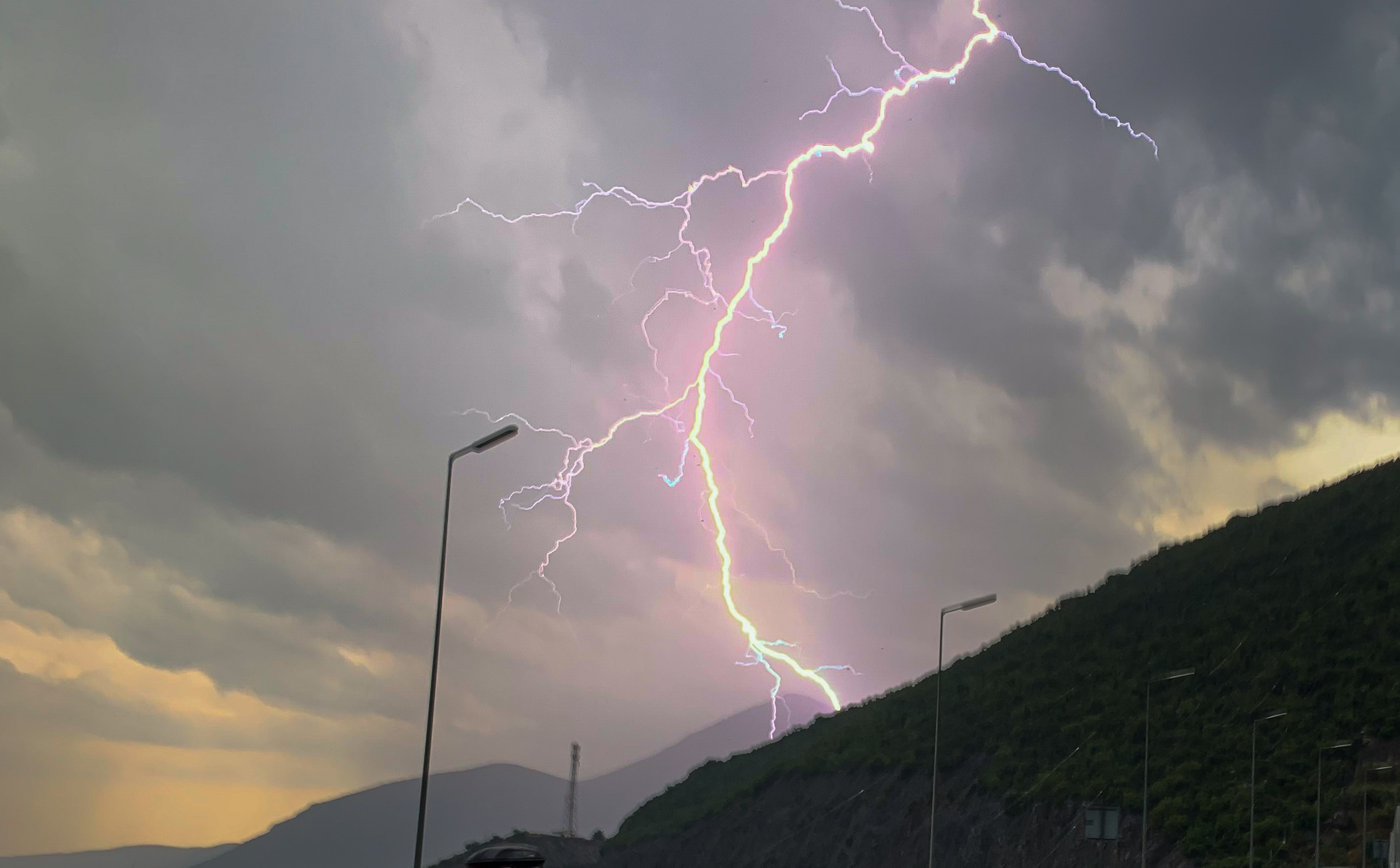 Κακοκαιρία Daniel – Meteo: 103 χιλιοστά βροχής στη Ζαγορά Πηλίου – Πάνω από 7.000 κεραυνοί μέχρι το απόγευμα της Δευτέρας (04/09)