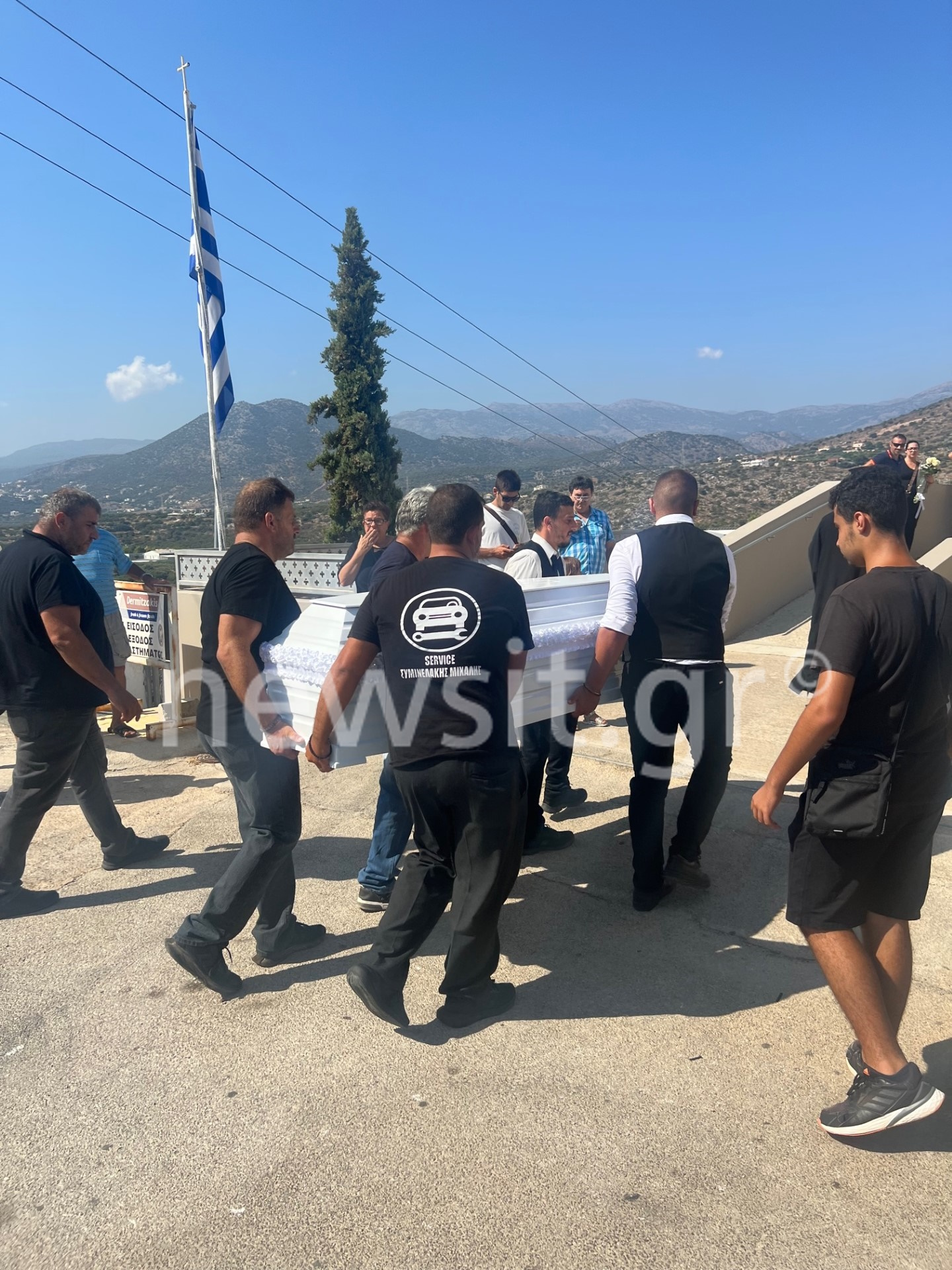 Η Κρήτη αποχαιρετά τον 36χρονο Αντώνη που έριξαν από τον καταπέλτη μέλη του πληρώματος του Blue Horizon