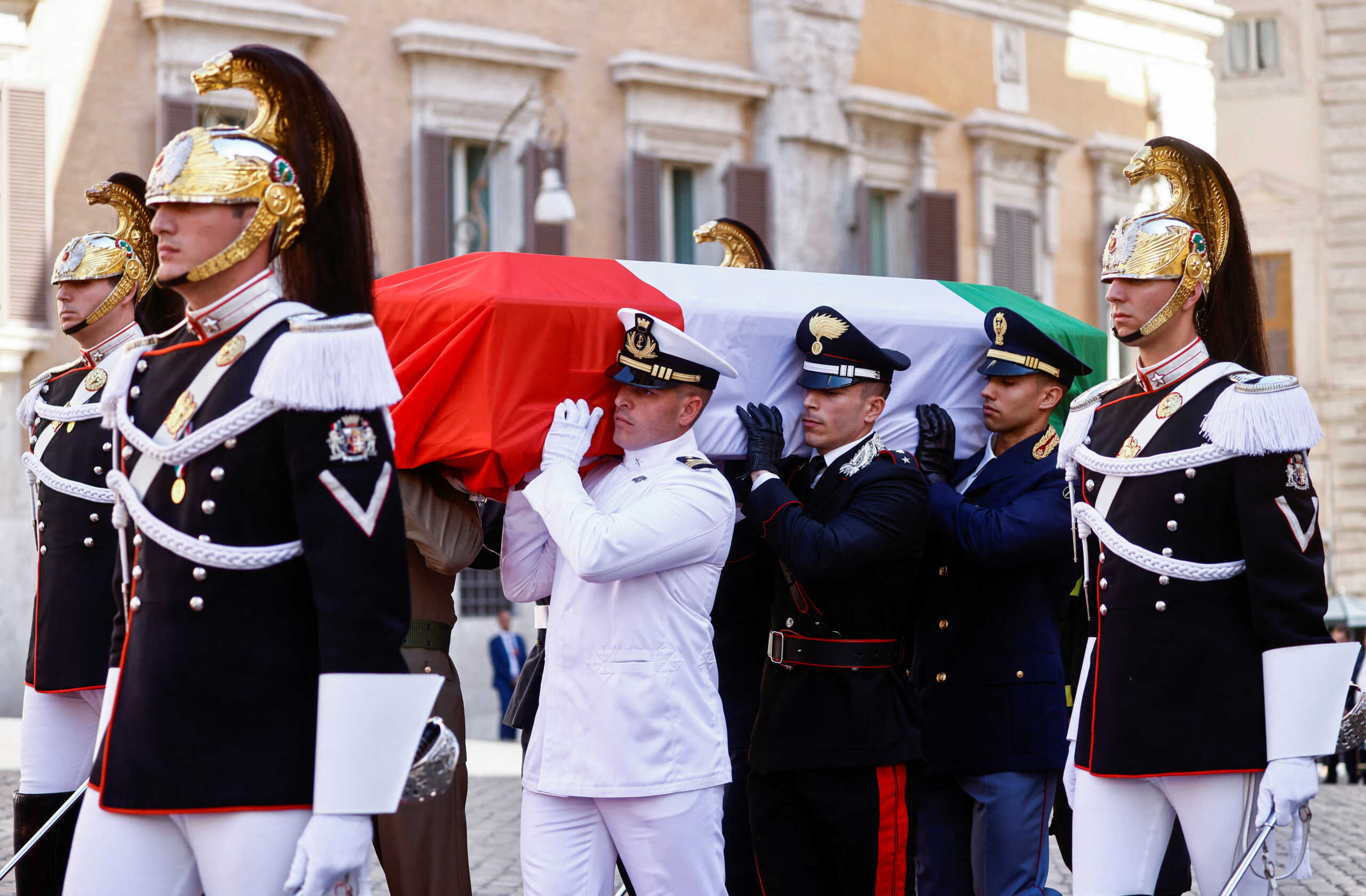 Μακρόν και Ολάντ στην πολιτική κηδεία του Ιταλού πρώην Προέδρου Τζόρτζιο Ναπολιτάνο