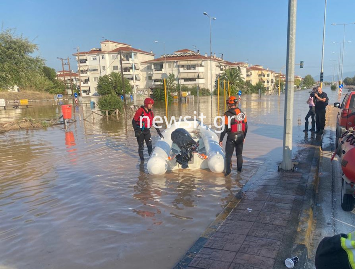 Κακοκαιρία: Συνεχείς οι απεγκλωβισμοί των πολιτών σε όλη τη Θεσσαλία – Αγωνία για τους αγνοούμενους