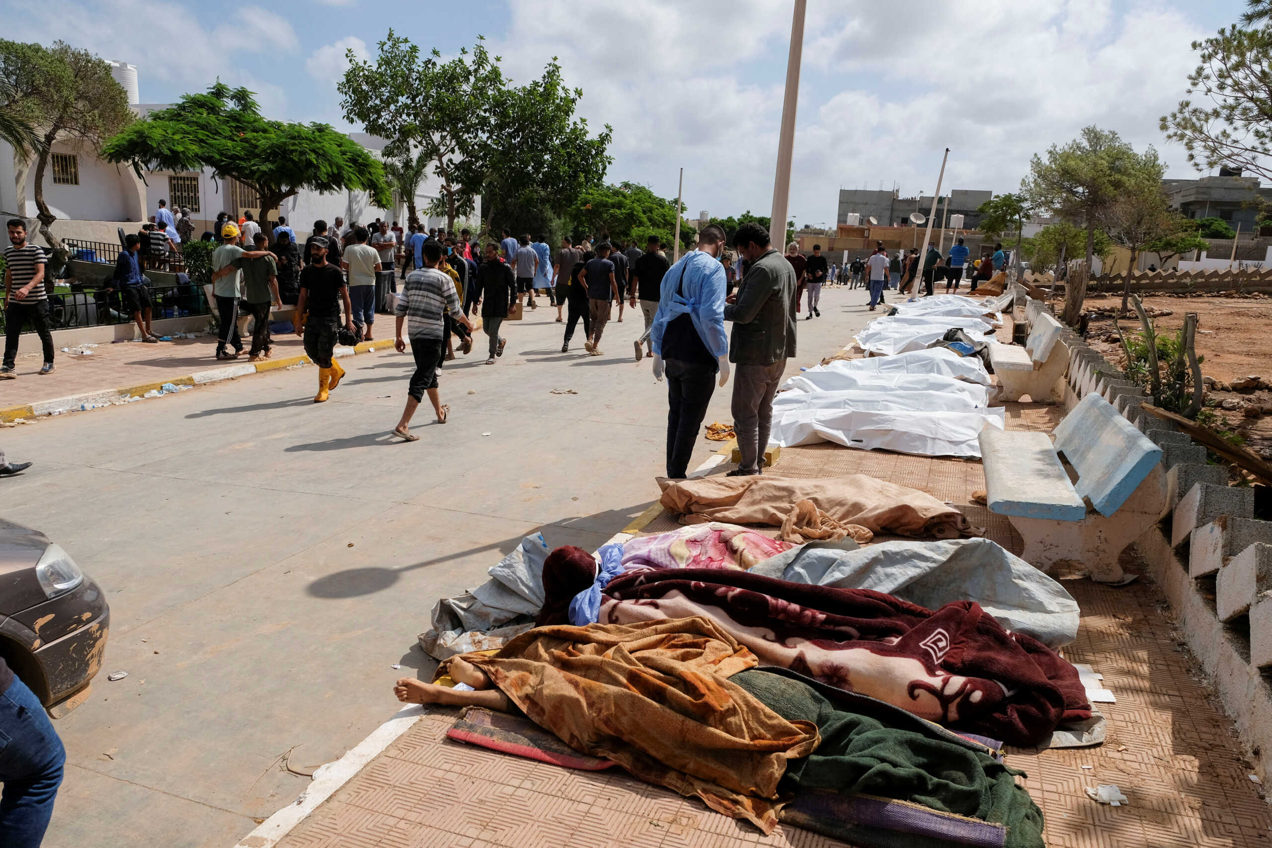 Λιβύη: Γεμάτη πτώματα στους δρόμους η πόλη Ντέρνα που χτυπήθηκε από τις φονικές πλημμύρες