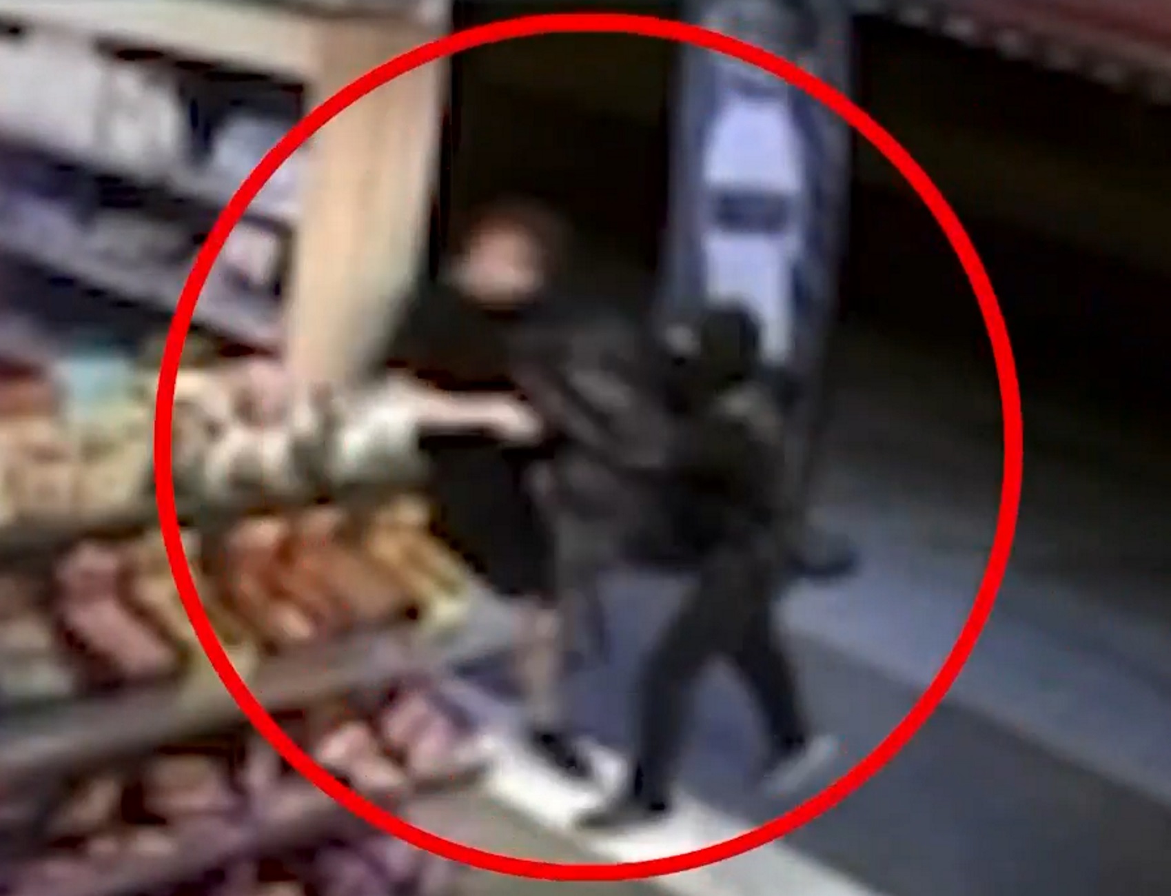 Θεσσαλονίκη: Βίντεο ντοκουμέντο από ληστεία σε μίνι μάρκετ – Το 13ο χτύπημα στο κατάστημα