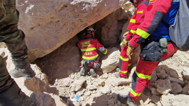 Τους 2.681 έφτασαν οι νεκροί από τον σεισμό στο Μαρόκο – Μάχη με τον χρόνο για επιζώντες