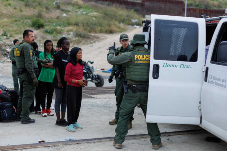 Καταδικάστηκαν 11 αστυνομικοί για τους φόνους 17 μεταναστών στο Μεξικό - Σκότωναν και έκαιγαν τα πτώματα