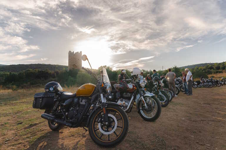 Οι Έλληνες κάτοχοι μοτοσικλετών Royal Enfield συμμετείχαν στο παγκόσμιο «One Ride»