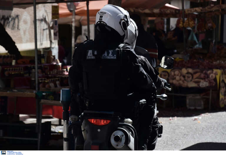 Επεισοδιακή καταδίωξη στο Κερατσίνι μετά από ληστεία υπό την απειλή όπλου σε κατάστημα τυχερών παιχνιδιών