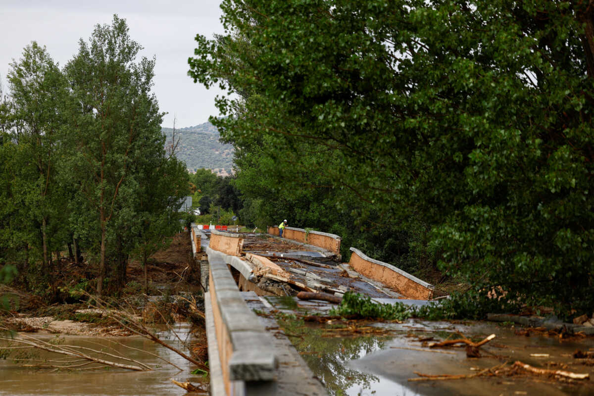 Ισπανία: Νεκροί, αγνοούμενοι και κάτω από τόνους λάσπης θαμμένη η χώρα