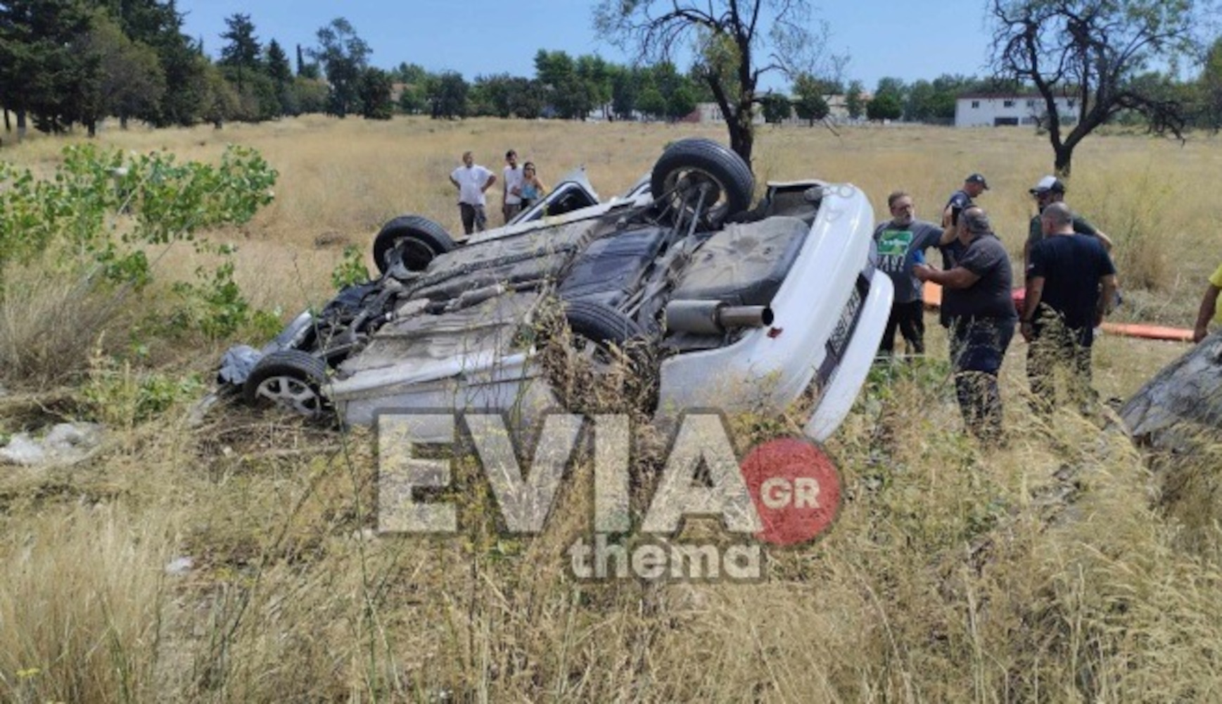 Εύβοια: Σύγκρουση αυτοκινήτου με φορτηγάκι στην Ερέτρια – Δύο τραυματίες