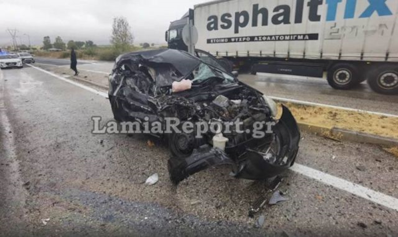 Λαμία: Νταλίκα διέλυσε δύο αυτοκίνητα – Νεκρή η μία οδηγός