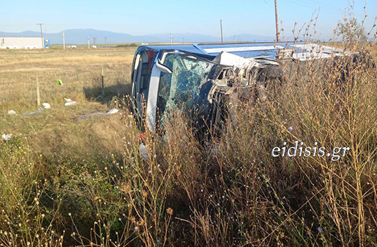 Τροχαίο με λεωφορείο και δύο αυτοκίνητα στην Εθνική Οδό πριν τους Ευζώνους: Τρεις νεκροί, δεκάδες τραυματίες