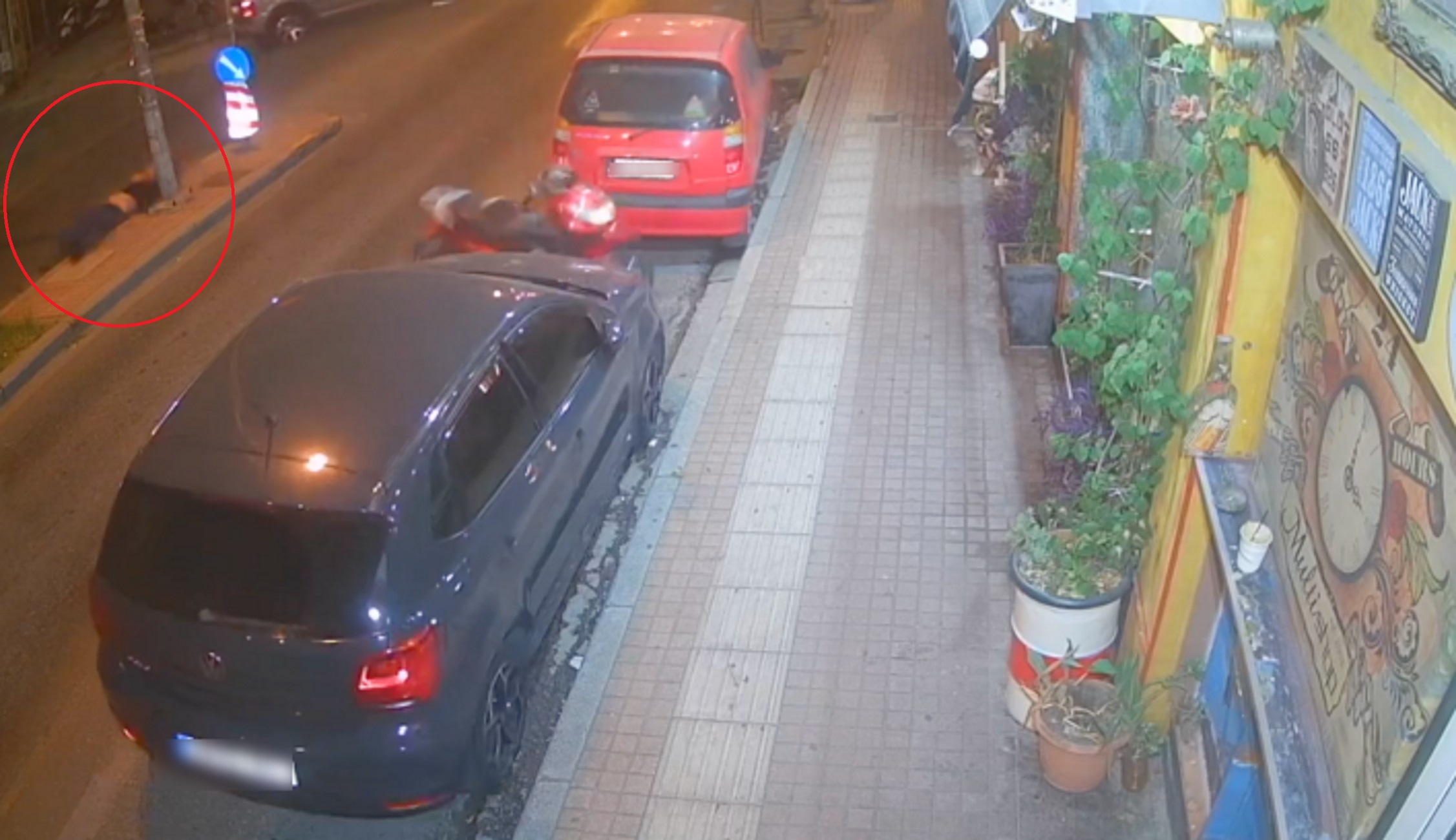 Θεσσαλονίκη: Βίντεο ντοκουμέντο από τροχαίο με εγκατάλειψη – Αυτοκίνητο παρασύρει μηχανή