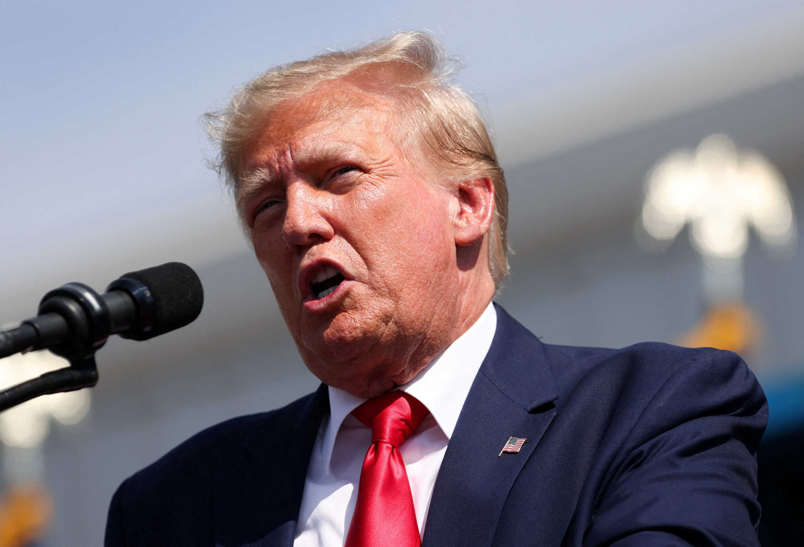 FILE PHOTO: Former U.S. President and Republican presidential candidate Donald Trump speaks during a 2024 presidential election campaign event at Sportsman Boats in Summerville, South Carolina, U.S. September 25, 2023.  REUTERS