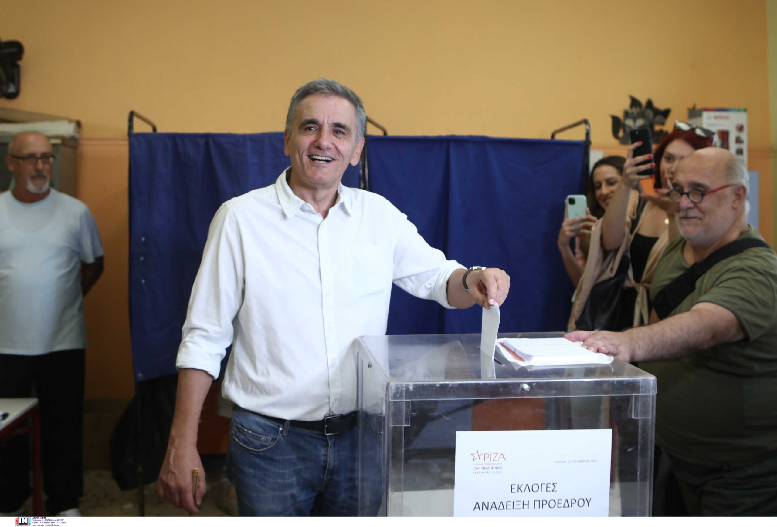 Εκλογές ΣΥΡΙΖΑ: Ο Ευκλείδης Τσακαλώτος ψήφισε στη Νέα Ιωνία