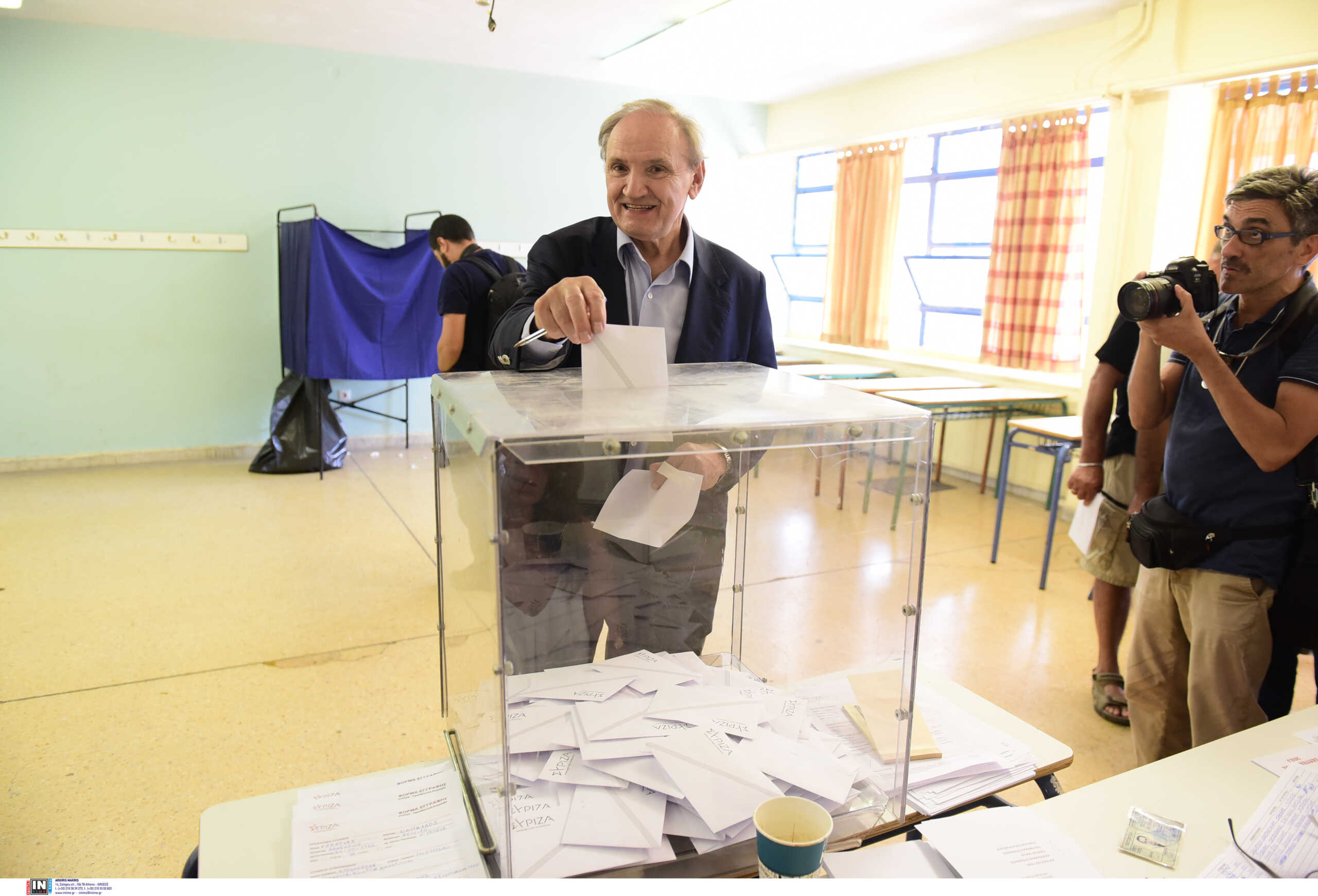 Εκλογές ΣΥΡΙΖΑ: Ψήφισε ο Στέφανος Τζουμάκας στην Καλλιθέα