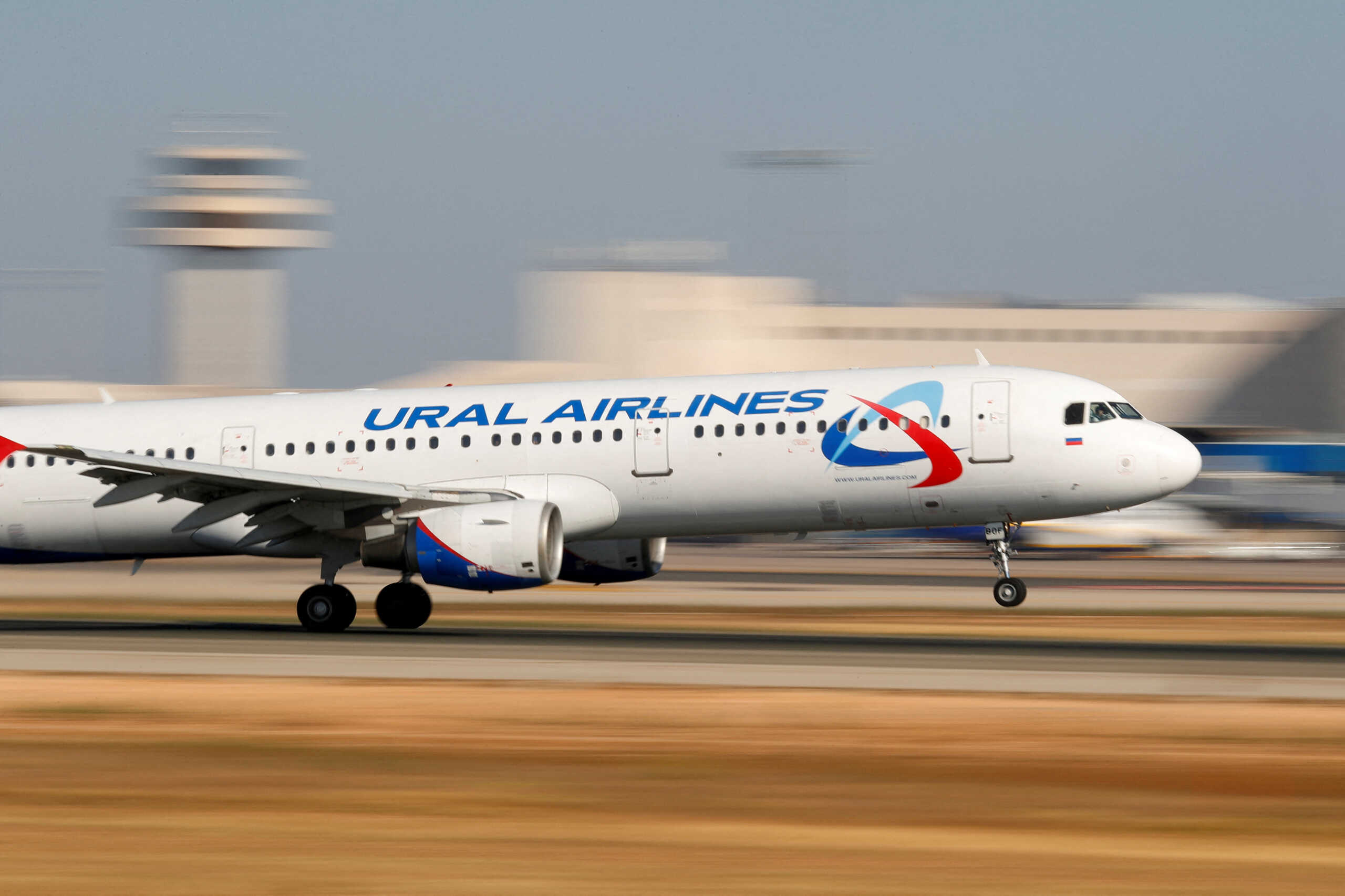 FILE PHOTO: FILE PHOTO: A Ural Airlines Airbus A321-200 airplane takes off from the airport in Palma de Mallorca, Spain, July 29, 2018. Picture taken July 29, 2018.  REUTERS