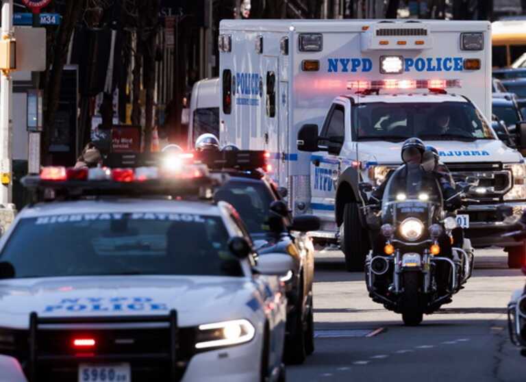 Ανατροπή λεωφορείου με μαθητές στη Νέα Υόρκη - Ένας νεκρός και πολλοί τραυματίες