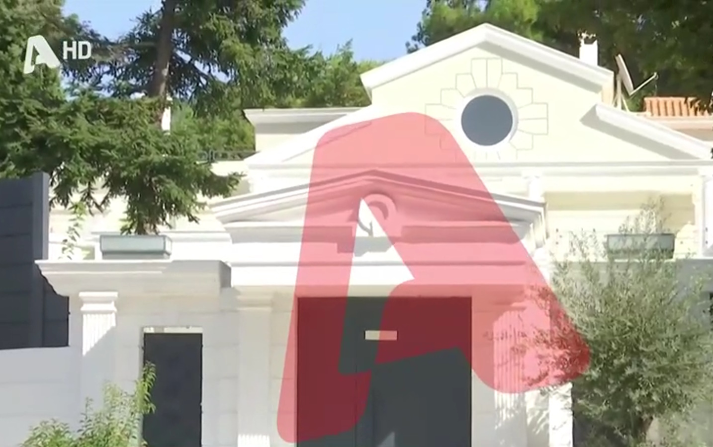 Στέφανος Κασσελάκης: Η πολυτελέστατη βίλα που μεγάλωσε στην Εκάλη – Εκεί γύρισε video clip ο Light