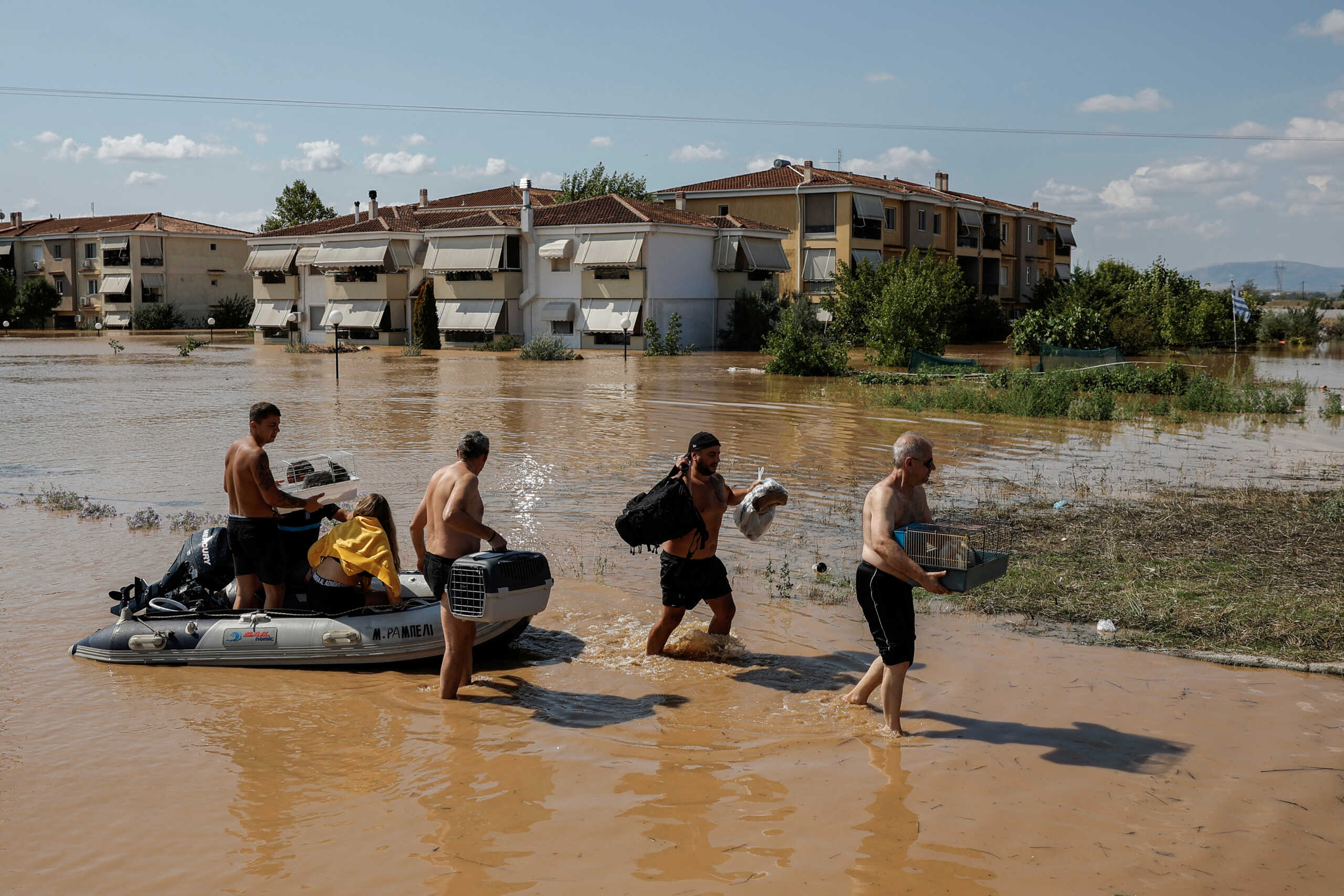 Κακοκαιρία: Οι πλημμύρες δημιούργησαν νέα κοίτη του Πηνειού στη Λάρισα