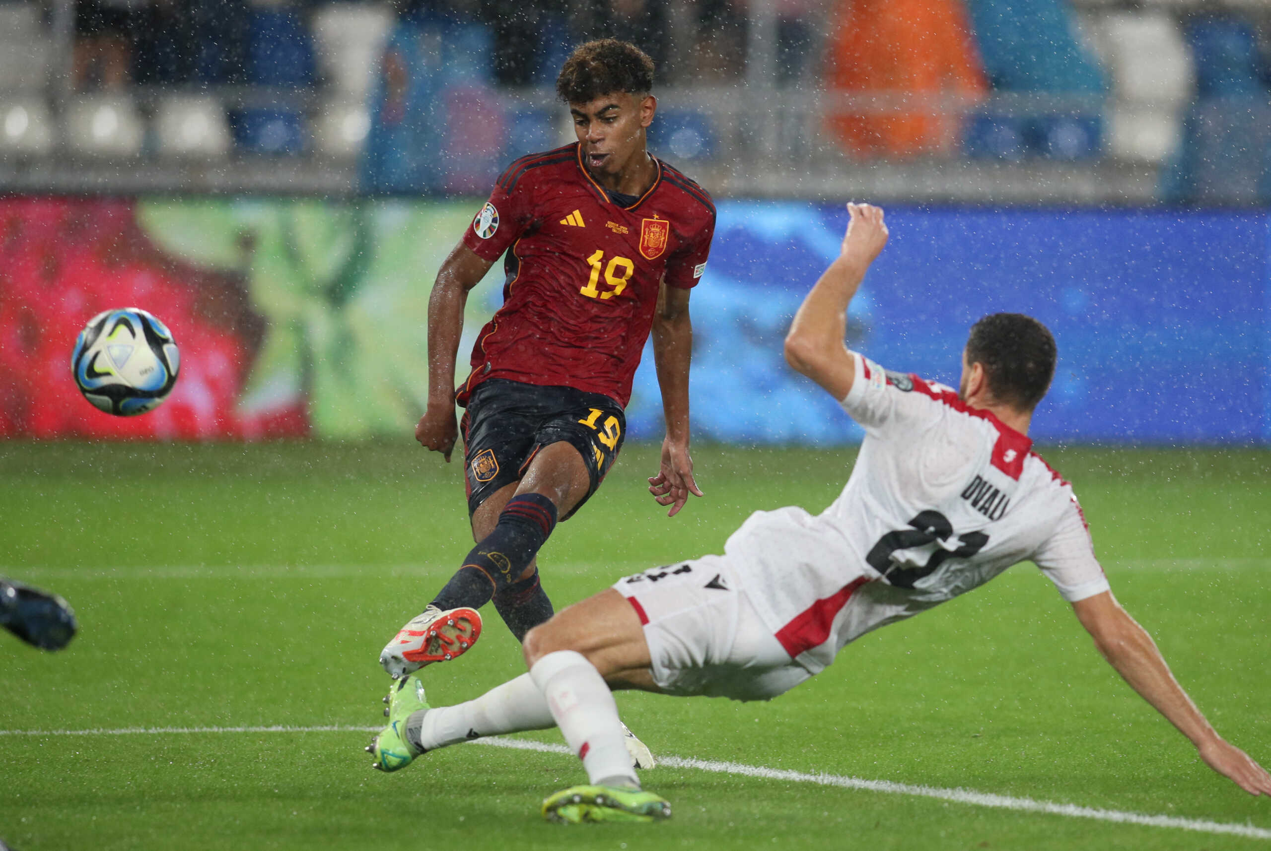 Soccer Football - Euro 2024 Qualifier - Group A - Georgia v Spain - Boris Paichadze Dinamo Arena, Tbilisi, Georgia - September 8, 2023 Spain's Lamine Yamal shoots at goal REUTERS