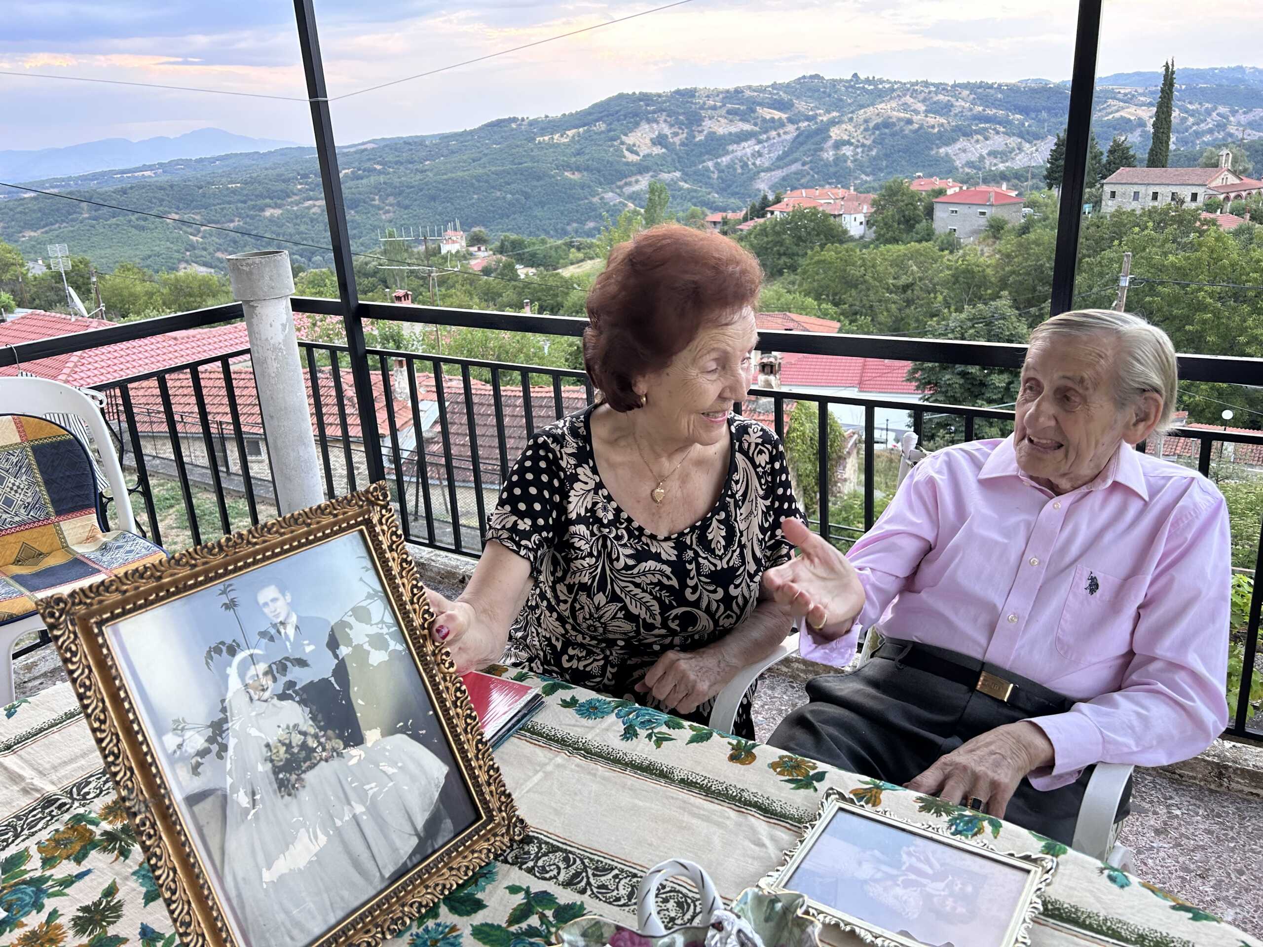 Ένας έρωτας 70 χρόνων – Βγαλμένη από ταινία η ζωή του Μιχάλη και της Ελένης