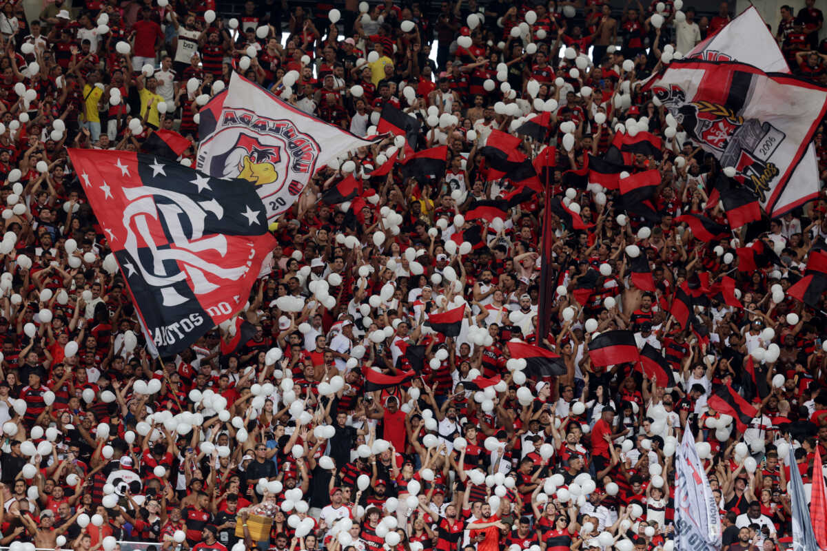 Soccer Football - Brasileiro Championship - Flamengo v Vasco da Gama - Estadio Maracana, Rio de Janeiro, Brazil - October 22, 2023 Flamengo fans inside the stadium before the match REUTERS