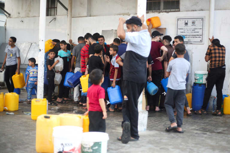 Αντιμέτωποι και με τον εφιάλτη της δίψας οι κάτοικοι της Γάζας - Το πόσιμο νερό έχει σχεδόν εξαντληθεί