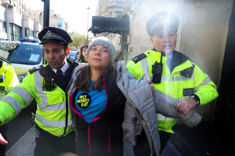 Η Γκρέτα Τούνμπεργκ συνελήφθη σε διαδήλωση για το κλίμα Λονδίνο