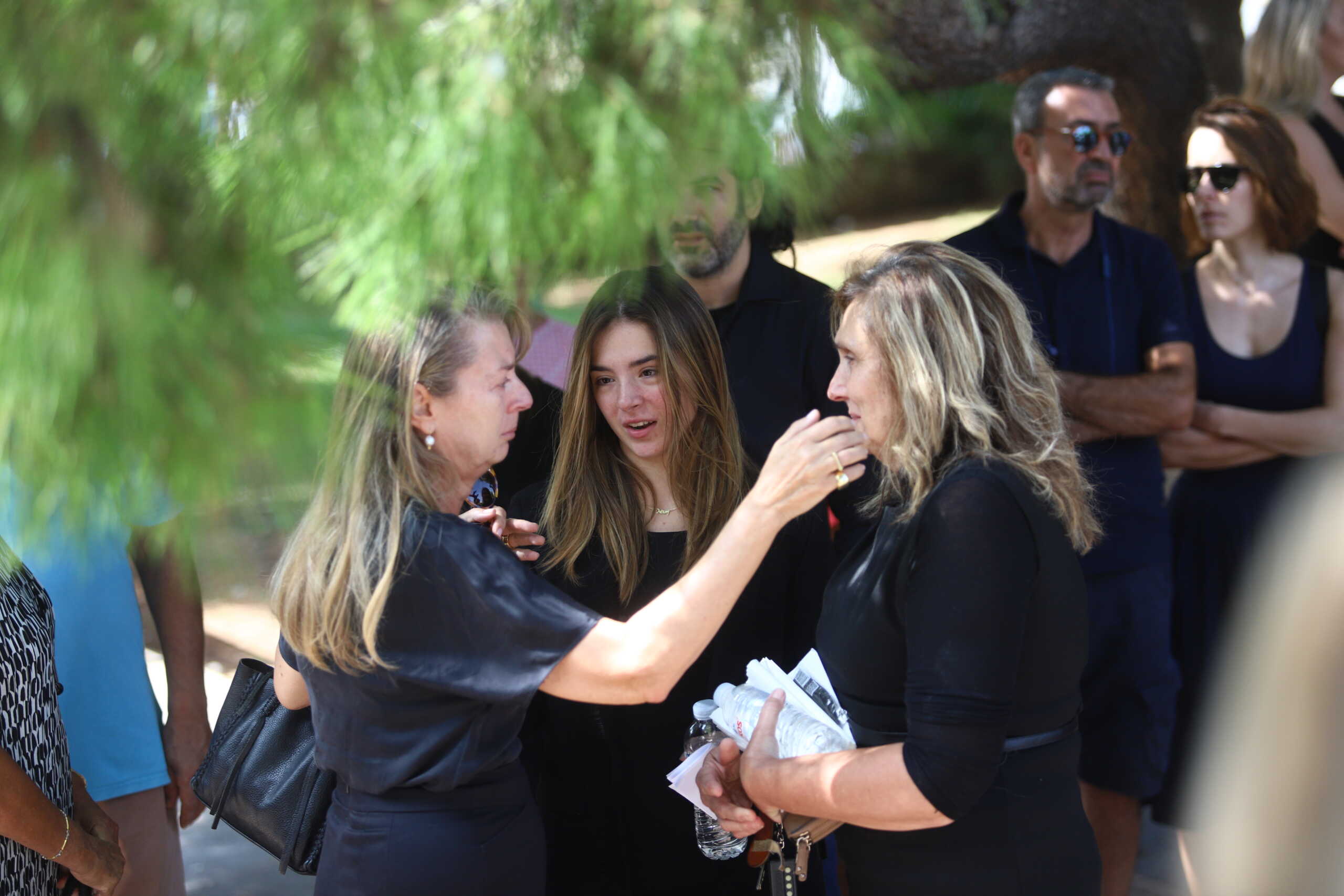 Επιμνημόσυνη δέηση για τον Γιάννη Ιωαννίδη στον Άγιο Ιωάννη Βούλας, Πέμπτη 5 Οκτωβρίου 2023. Ο Γιάννης Ιωαννίδης, βάσει αριθμών ο κορυφαίος προπονητής μπάσκετ στην Ελλάδα, πέθανε σε ηλικία 78 ετών, νικημένος από τα σοβαρά προβλήματα υγείας που αντιμετώπιζε τα τελευταία χρόνια.
(ΓΙΑΝΝΗΣ ΠΑΝΑΓΟΠΟΥΛΟΣ