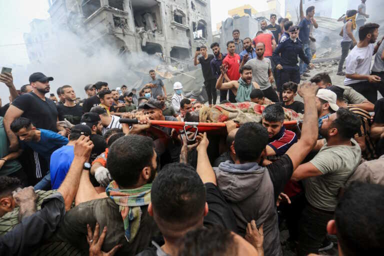 Αιματοκύλισμα χωρίς τέλος με εκατοντάδες νεκρούς - Ισοπεδώνεται η Γάζα και η Χαμάς χτυπά ξανά με ρουκέτες το Ισραήλ