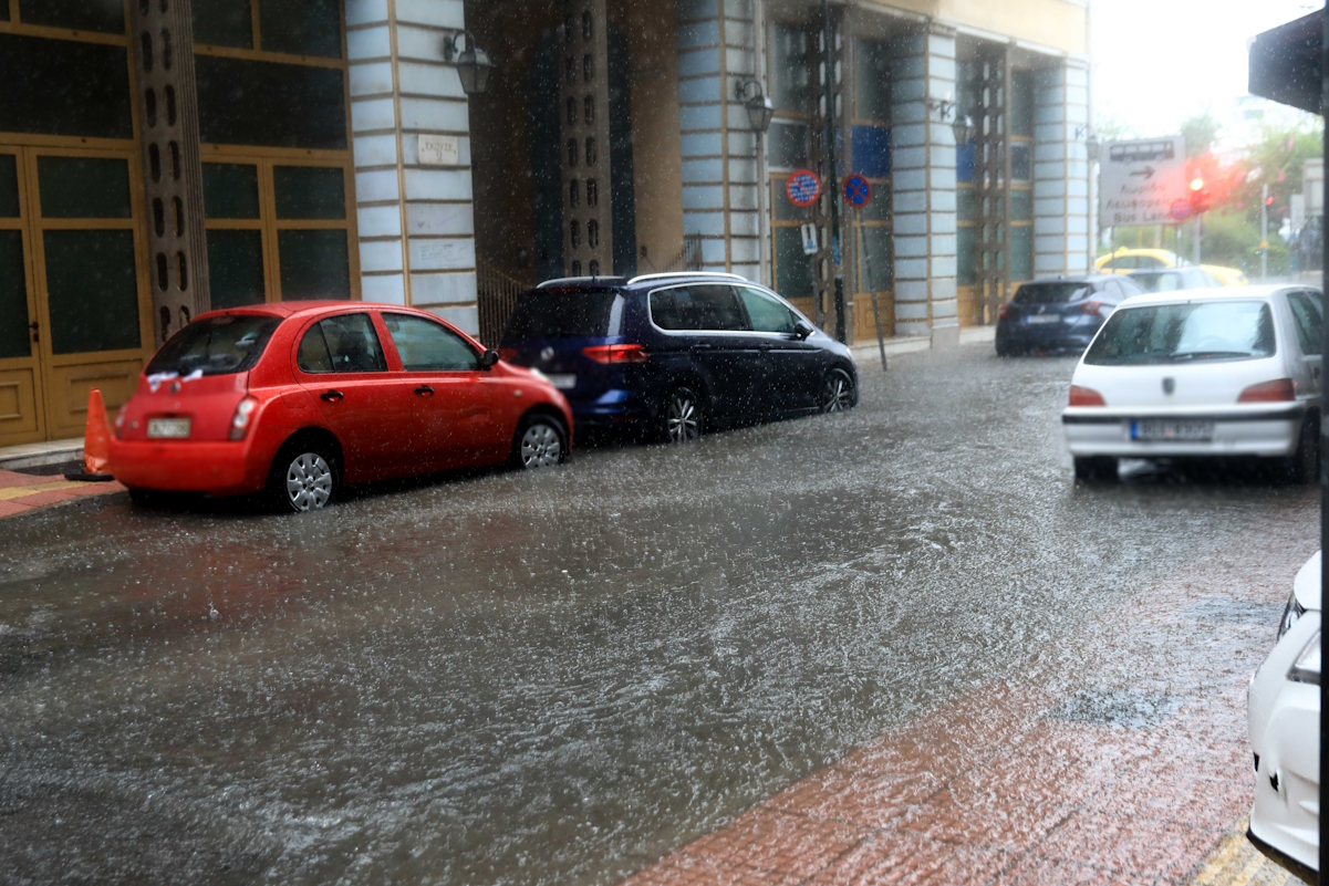 Καιρός σήμερα: Βροχή στη μισή Ελλάδα καλοκαιρία στην υπόλοιπη – Έως τους 29 βαθμούς η θερμοκρασία