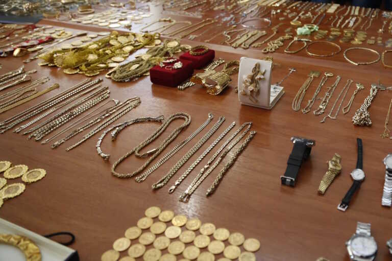 Τσάκωσαν συμμορία που έκλεψε χρηματοκιβώτιο με κοσμήματα αξίας 120.000 ευρώ στην Παλλήνη