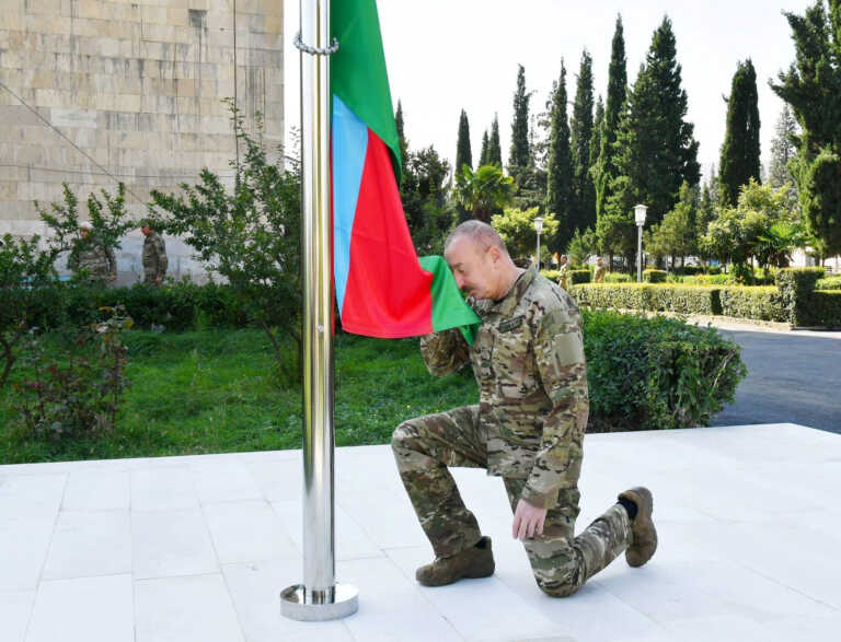 Υψώθηκε η σημαία του Αζερμπαϊτζάν στην πρωτεύουσα του Ναγκόρνο Καραμπάχ