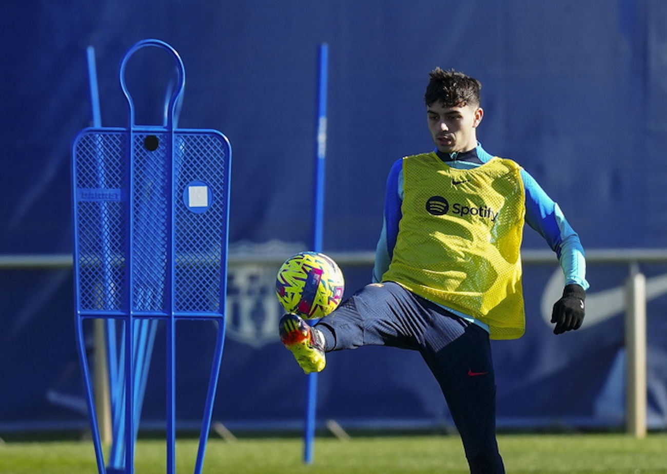 epa10420006 FC Barcelona's Pedri during a team's training session at Joan Gamper Sports City in Barcelona, Catalonia, Spain, 21 January 2023.  EPA