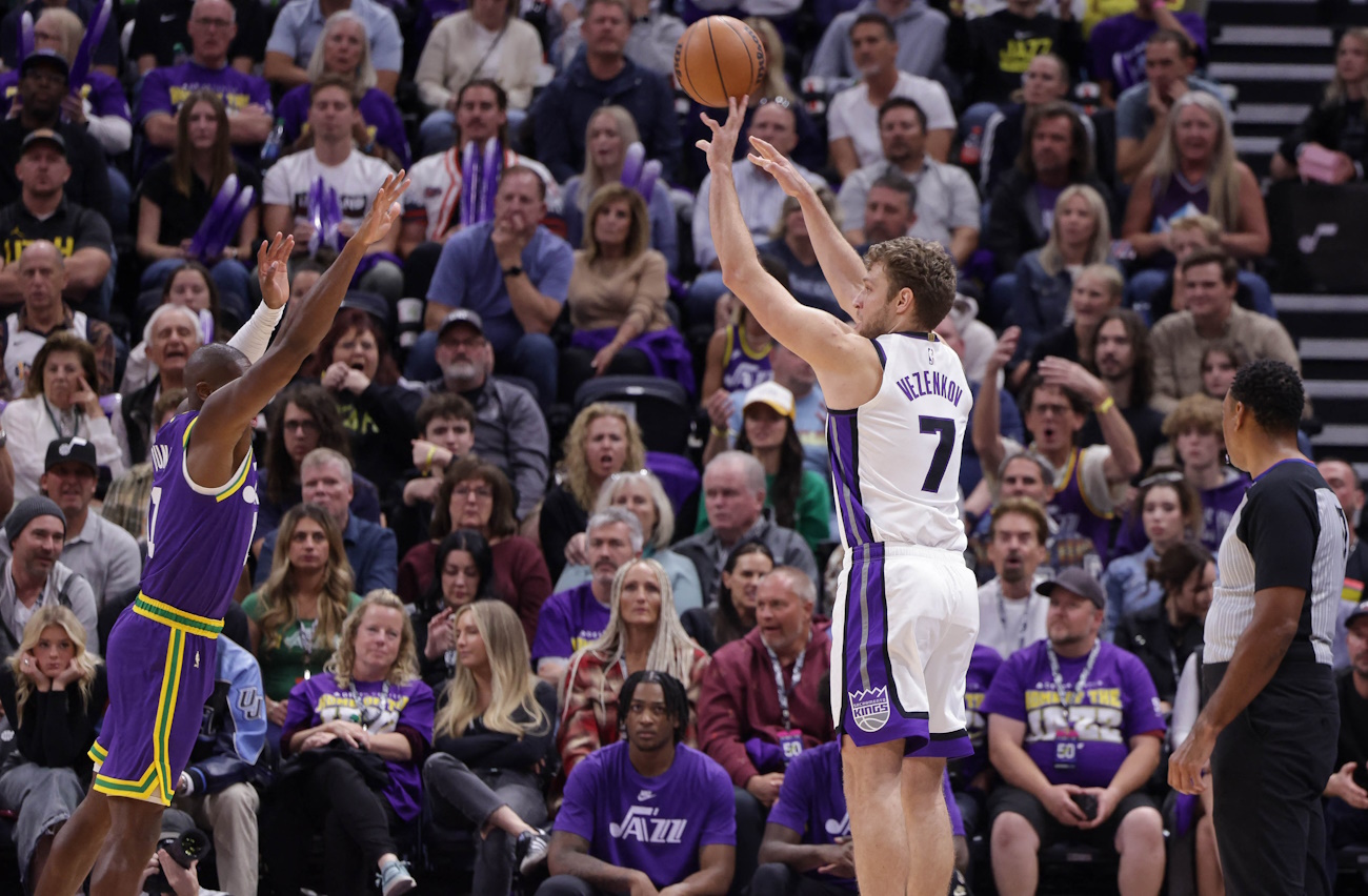 Oct 25, 2023; Salt Lake City, Utah, USA;  Sacramento Kings forward Sasha Vezenkov (7) shoots an open jumpsuit during the second half against the Utah Jazz at Delta Center. Mandatory Credit: Chris Nicoll-USA TODAY Sports