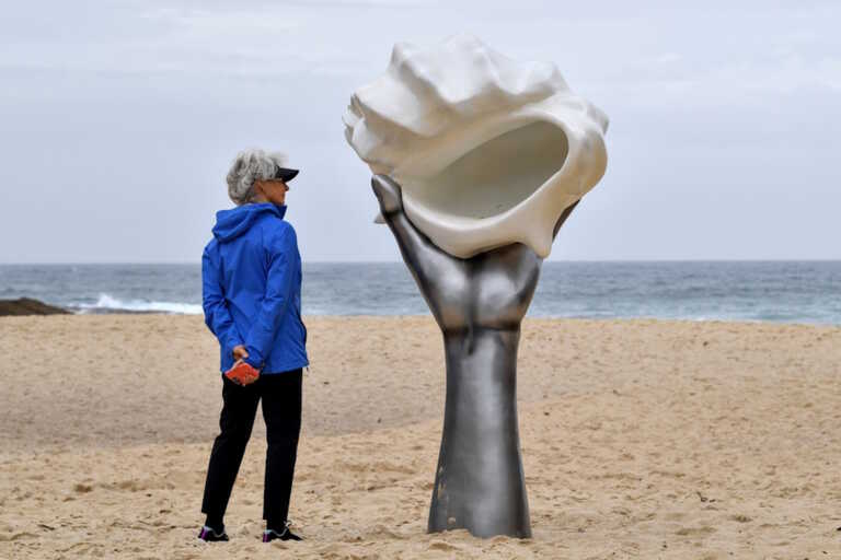 Οι παραλίες του Σίδνεϊ γεμίζουν με γλυπτά για το 25ο φεστιβάλ «Sculpture by the Sea»