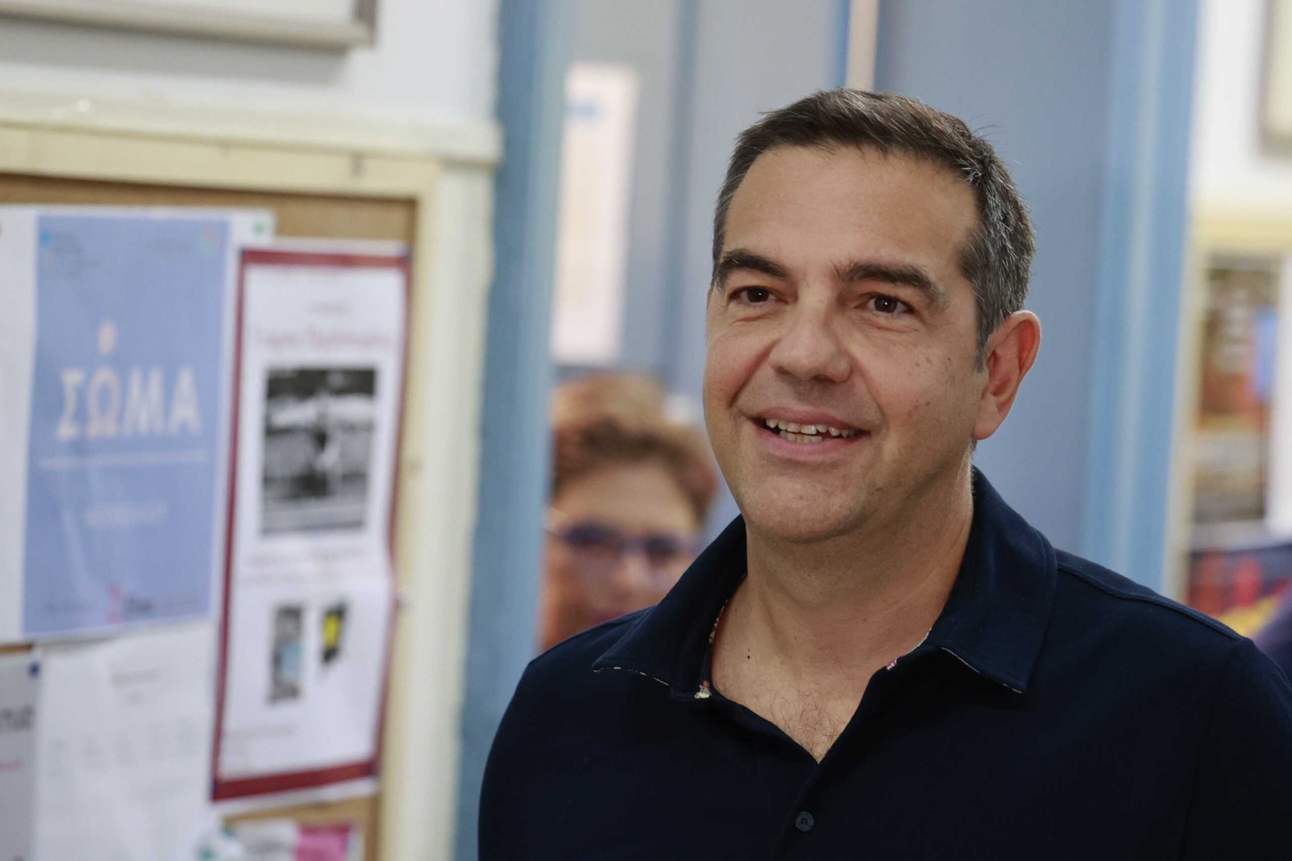 Εσωκομματικές εκλογές για την ανάδειξη νέου προέδρου του ΣΥΡΙΖΑ - Προοδευτική Συμμαχία, Κυριακή 17 Σεπτεμβρίου 2023. Ψηφοφορία από τον τεως πρόεδρο του κόμματος Αλέξη Τσίπρα σε εκλογικό κέντρο της Αθήνας.
(ΓΙΩΡΓΟΣ ΚΟΝΤΑΡΙΝΗΣ