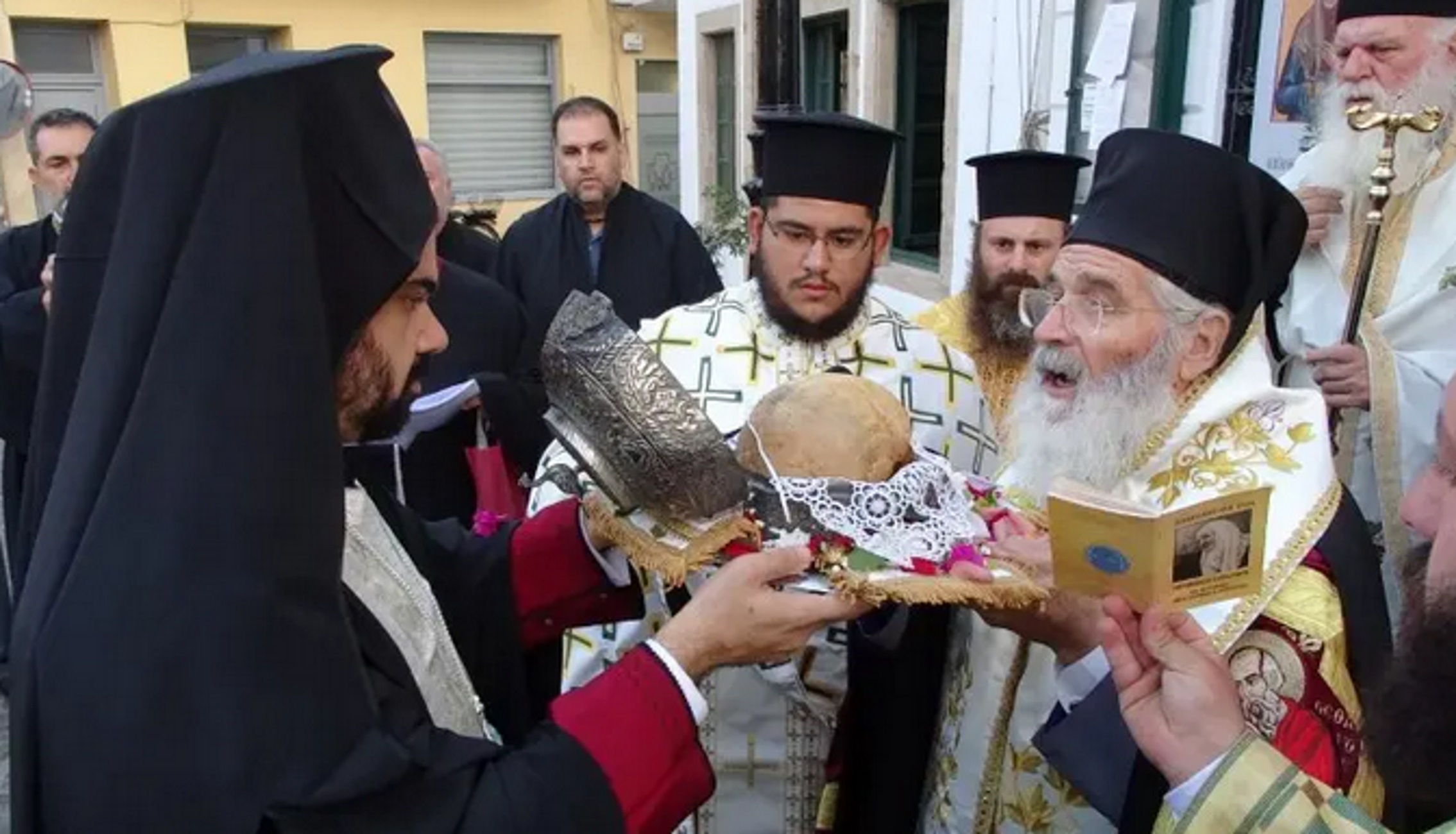 Αγία Γαβριηλία: Στη Λέρο η Τίμια Κάρα της – Οι εικόνες και οι στιγμές συγκίνησης