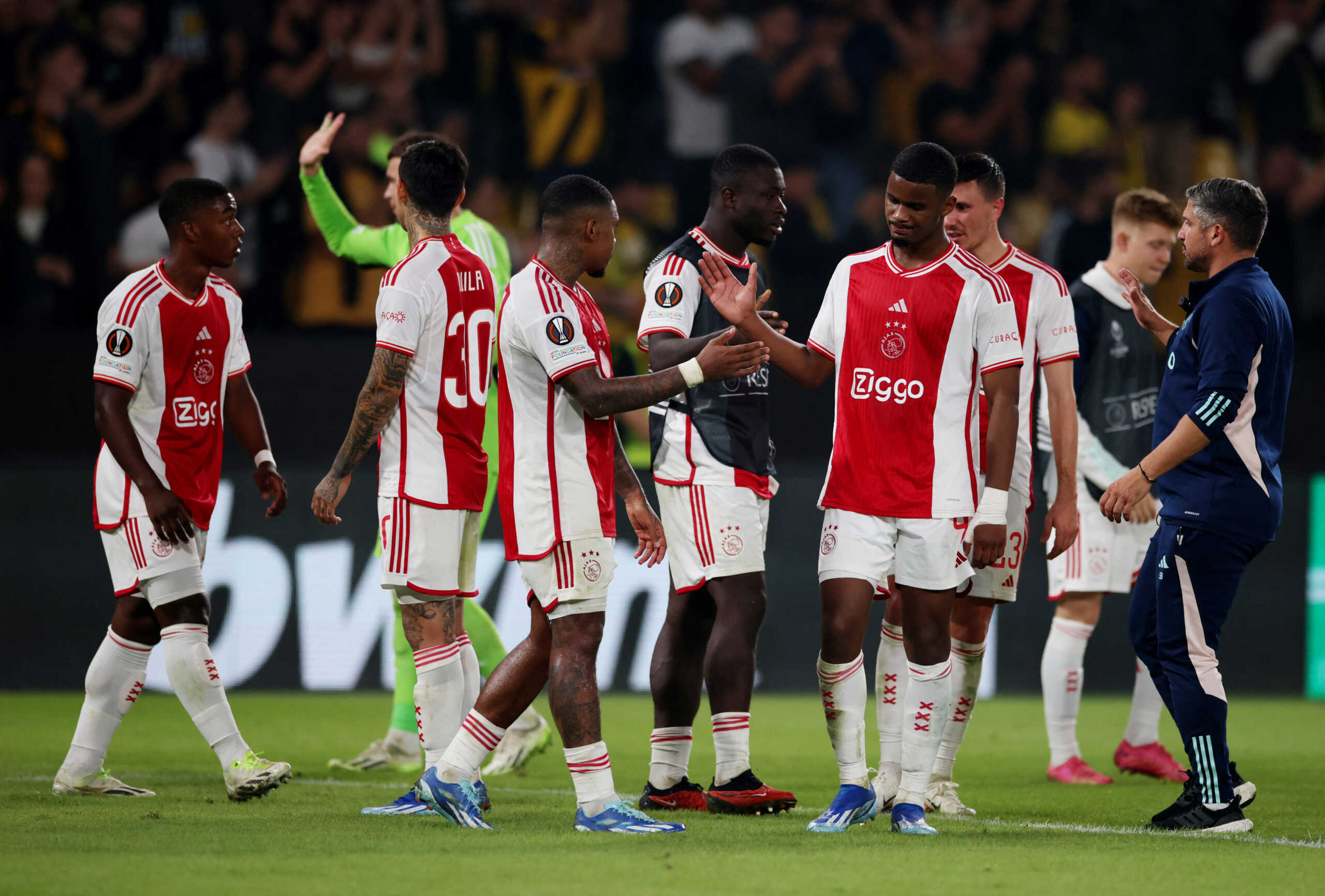 Soccer Football - Europa League - Group B - AEK Athens v Ajax Amsterdam - Stadium OPAP Arena, Athens, Greece - October 5, 2023 Ajax Amsterdam's Brian Brobbey and Steven Bergwijn after the match REUTERS