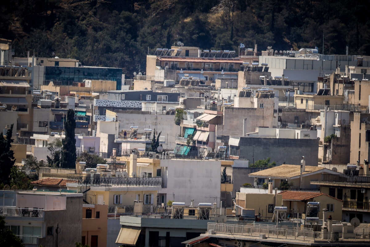 Αγία Παρασκευή: Τι λέει ο 41χρονος που νοίκιασε το διαμέρισμά του σε 31 άτομα