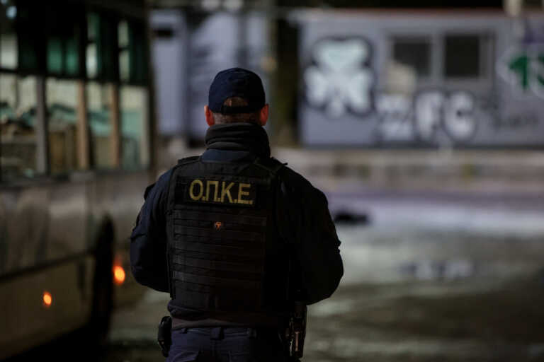 Συνελήφθη αστυνομικός στην Αθήνα - Κατηγορείται μεταξύ άλλων για εμπορία ανθρώπων και διακίνηση ναρκωτικών