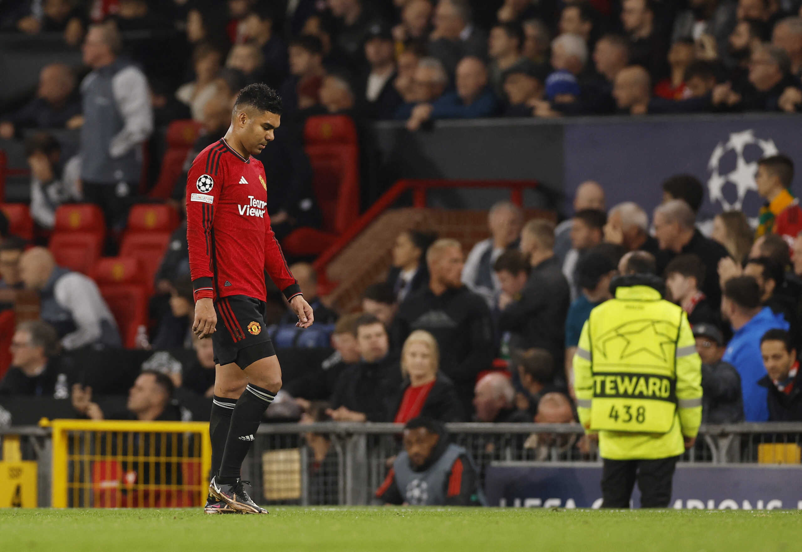 Soccer Football - Champions League - Group A - Manchester United v Galatasaray - Old Trafford, Manchester, Britain - October 3, 2023 Manchester United's Casemiro walks off the pitch after being sent off Action Images via Reuters