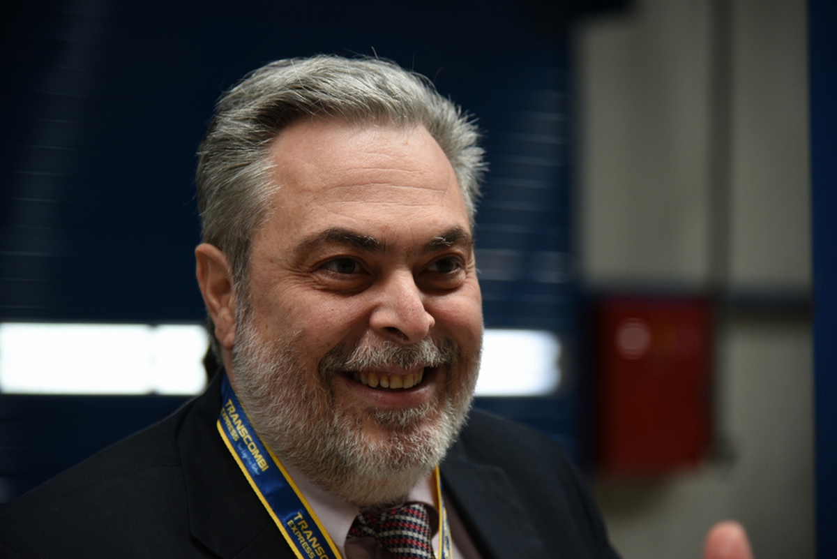 Ο πρόεδρος του ΕΟΦ Δημήτρης Φιλίππου παρίσταται στην παρουσίαση των δωρεών που έχουν γίνει από φορείς, οργανισμούς, εταιρείες και ιδιώτες για την ενίσχυση του Εθνικού Συστήματος Υγείας στην καταπολέμηση της Πανδημίας του κορονοϊού Covid-19, στις αποθήκες όπου βρίσκεται συγκεντρωμένο το υλικό των δωρεών στο Τελωνείο της Οινόης Βοιωτίας, Πέμπτη 07 Μαΐου 2020. ΑΠΕ-ΜΠΕ