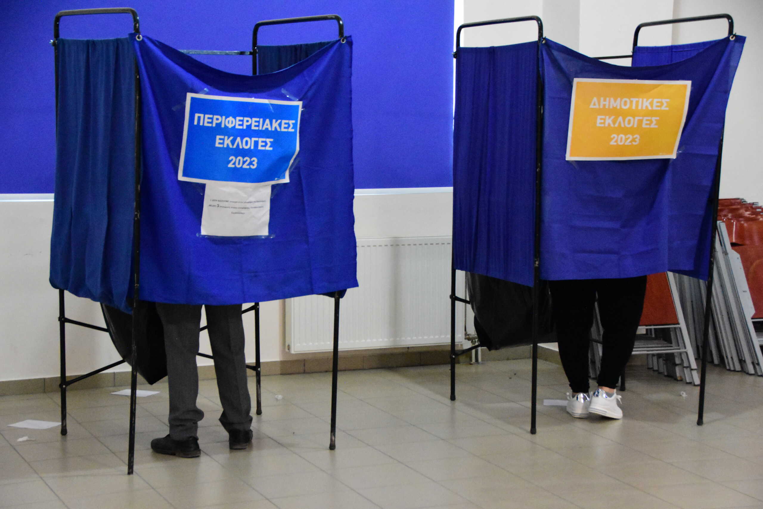 ΑΡΓΟΛΙΔΑ - Στιγμιότυπο από την ψηφοφορία για τις δημοτικές και περιφερειακές εκλογές σε εκλογικό τμήμα της Αργολίδας Κυριακή 8 Οκτωβρίου 2023. (ΒΑΣΙΛΗΣ ΠΑΠΑΔΟΠΟΥΛΟΣ