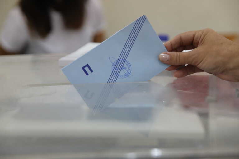 Το αμίμητο των εκλογών στη Λάρισα - Τι έκρυβε φάκελος που έπεσε στην κάλπη και ακυρώθηκε αμέσως