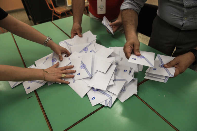 Όλες οι ανατροπές του β' γύρου των δημοτικών εκλογών - Οι δήμαρχοι που δεν κατάφεραν να εκλεχθούν