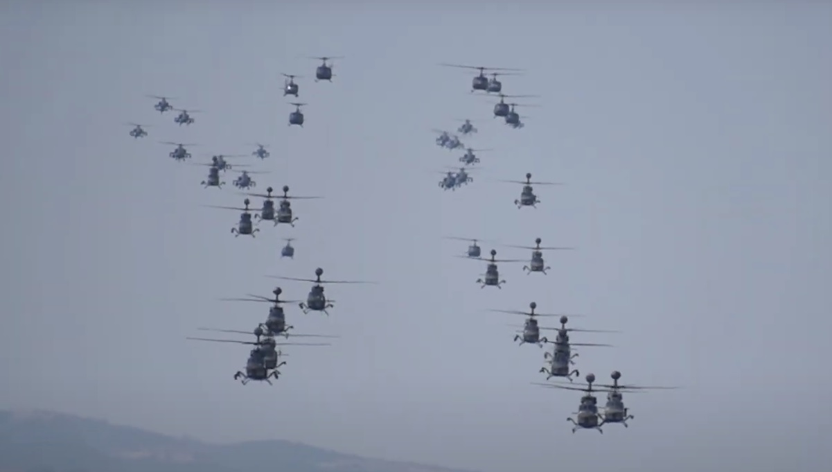 Άσκηση Πέλεκυς: Εντυπωσιακή άσκηση ετοιμότητας των ελικοπτέρων της Αεροπορίας Στρατού – Στον αέρα Apache, Kiowa και UH-1H