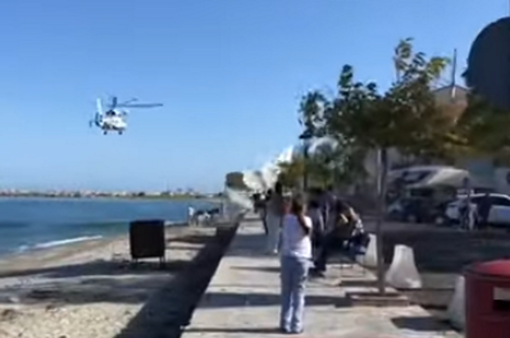 Πλαταμώνας: Βίντεο με ελικόπτερο του λιμενικού να πετάει χαμηλά – Τραυματίστηκε 42χρονη γυναίκα