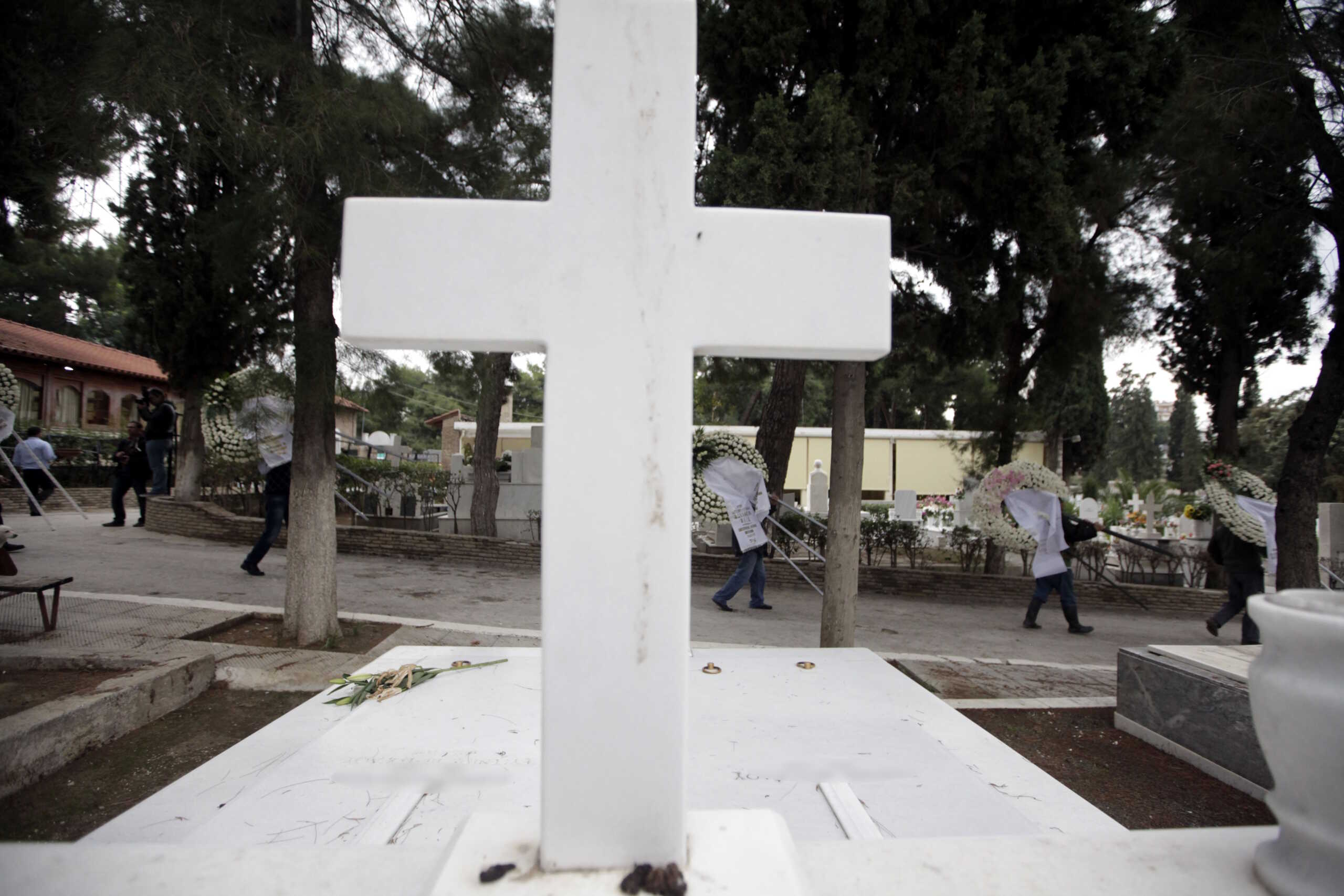 Κηδεία της ηθοποιού Αντιγόνης Βαλάκου την Τετάρτη 13 ΝΞοεμβρίου 2013, από το κοιμητήριου του Κόκκινου Μύλου
(EUROKINISSI